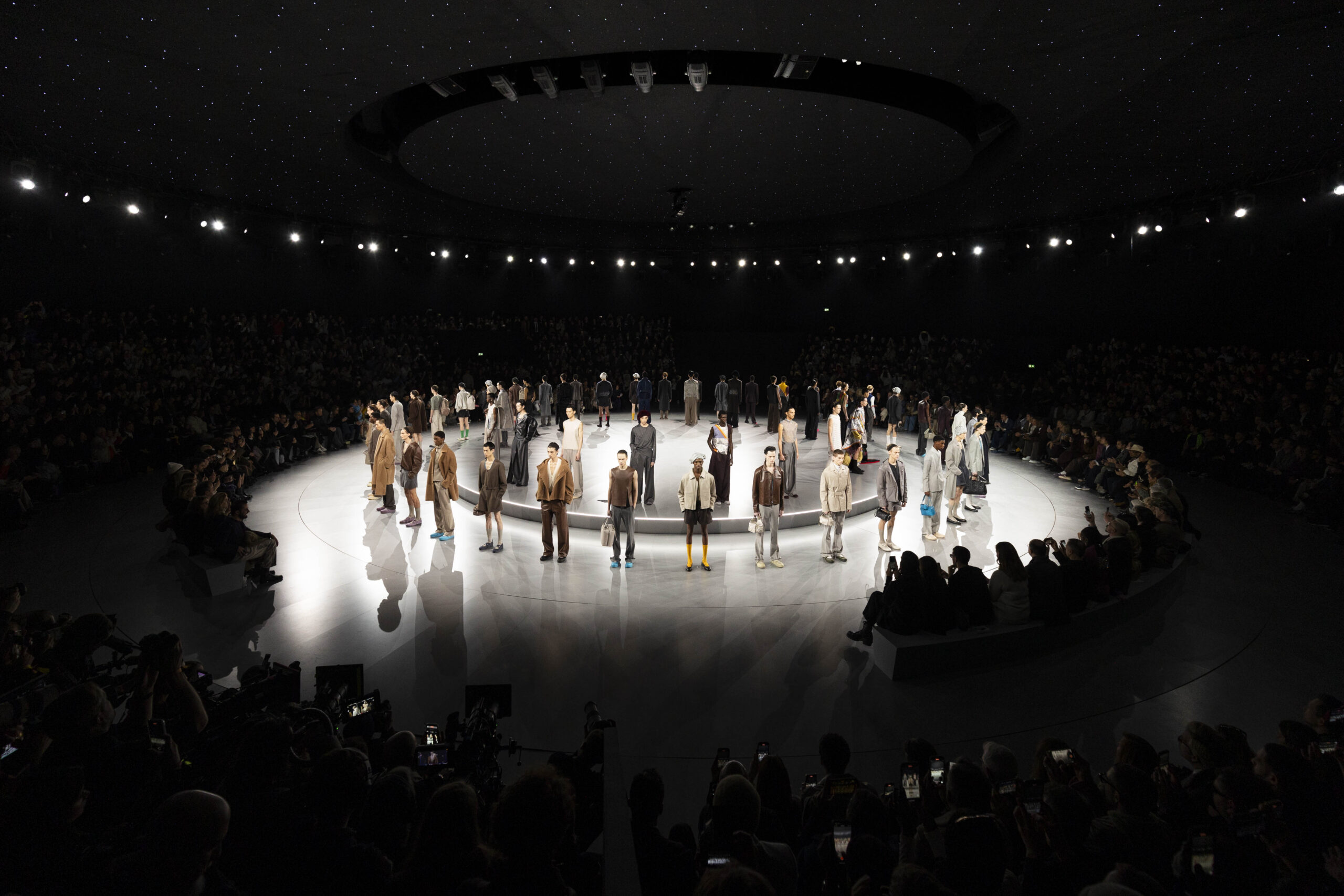 Alternative text - Défilé Dior Homme janvier 2024