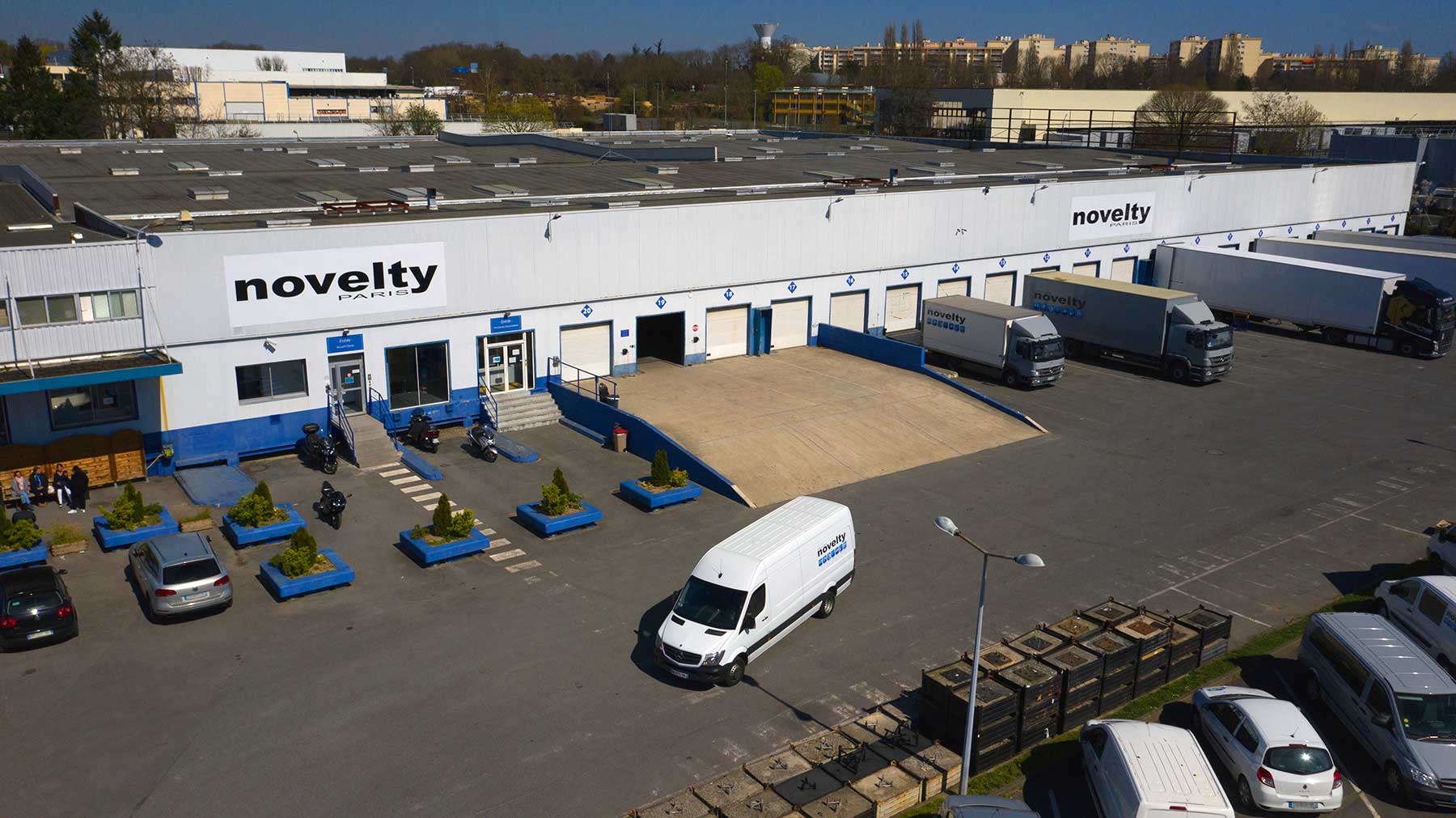 Alternative text - Vue drone du dépôt de Novelty Paris
