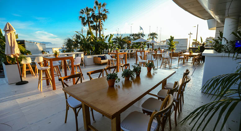 Alternative text - Terrasse du stand du Groupe Novelty lors de Heavent Meetings 2025